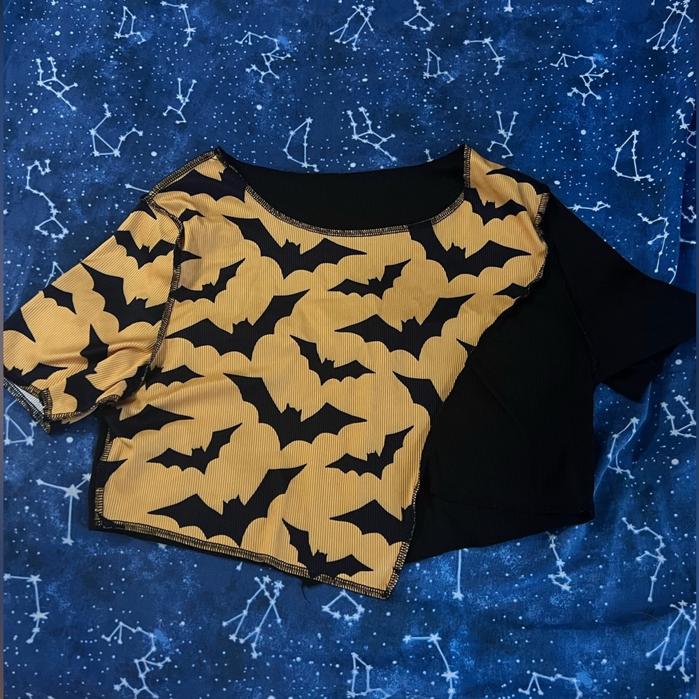 💜 ROMWE Halloween Bat Crop Top